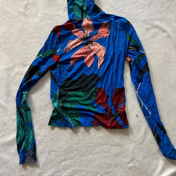 The Kit - Turtleneck - Azure Upstate Florals - Small - Picture 3 of 5